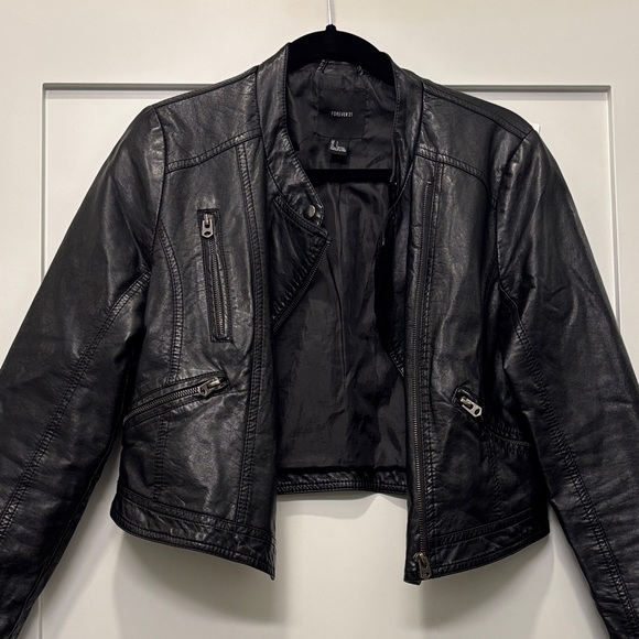Forever 21 Jackets & Blazers - Forever 21 Black Pleather Jacket